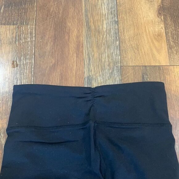 Lululemon clam diggers 4 (5012) - Picture 5 of 5